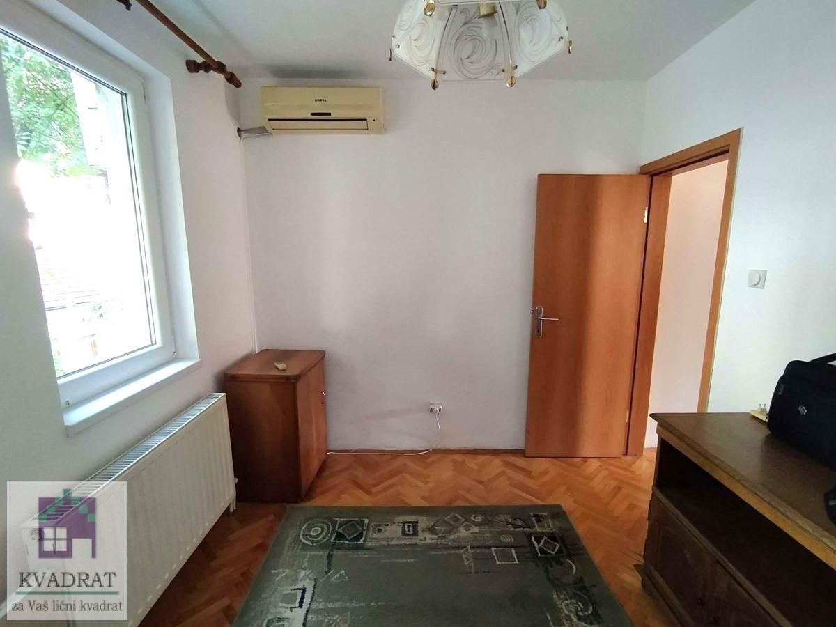 IZDAVANJE! Trosoban stan 58 m², I, Obrenovac - centar – 350 € (GARAŽNO MESTO)