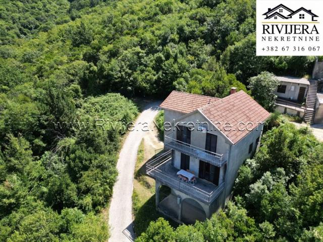 Family house with sea view in Zelenika Herceg Novi