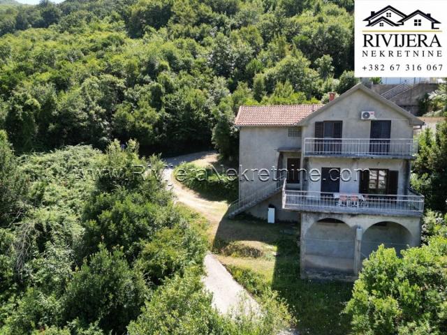 Family house with sea view in Zelenika Herceg Novi