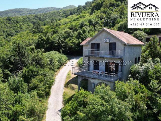 Family house with sea view in Zelenika Herceg Novi