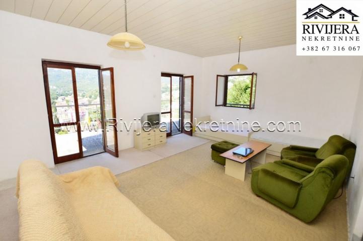 Family house with sea view in Zelenika Herceg Novi