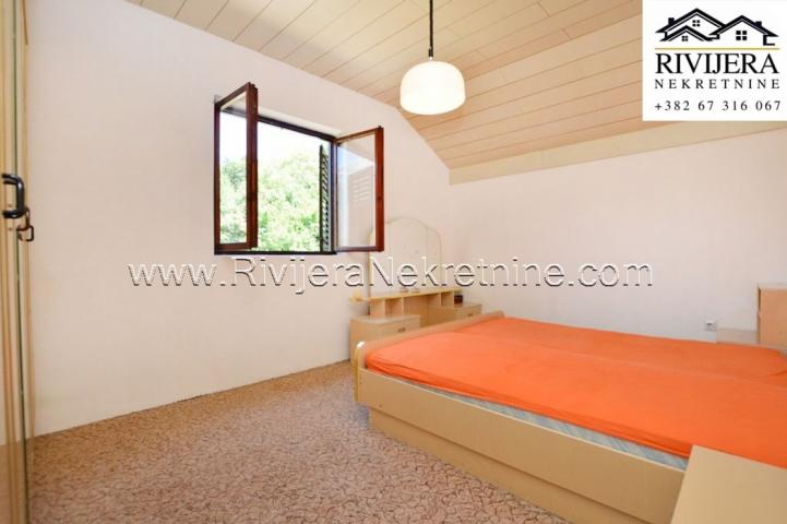 Family house with sea view in Zelenika Herceg Novi