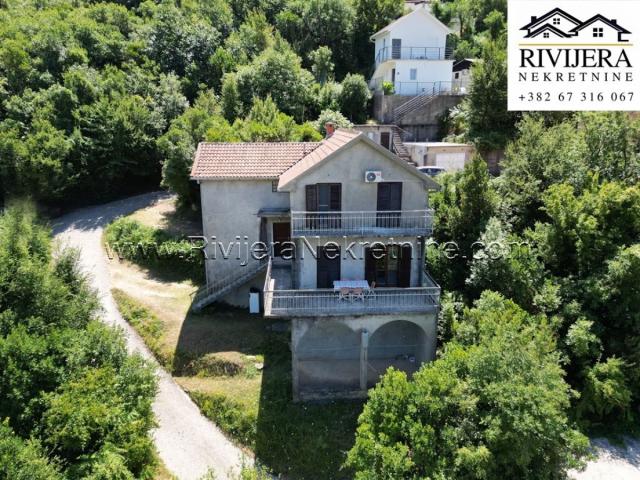 Family house with sea view in Zelenika Herceg Novi