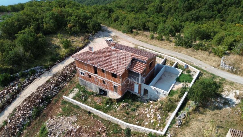 Brseč, okolica, roh-bau kuća s pogledom na more