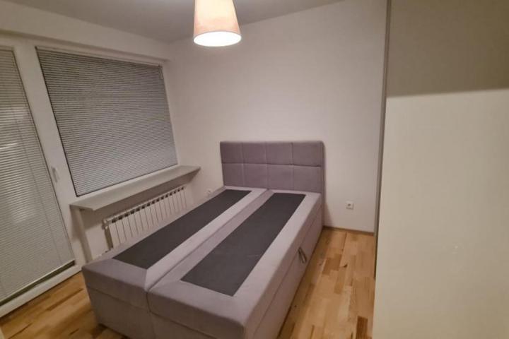 Rijeka, Zamet, moderan dvosoban stan NKP 56, 17 m2, garaža, spremište