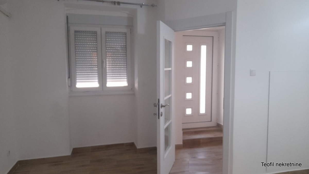 ZEMUN ZEMUN CENTAR 33m2 , 500e