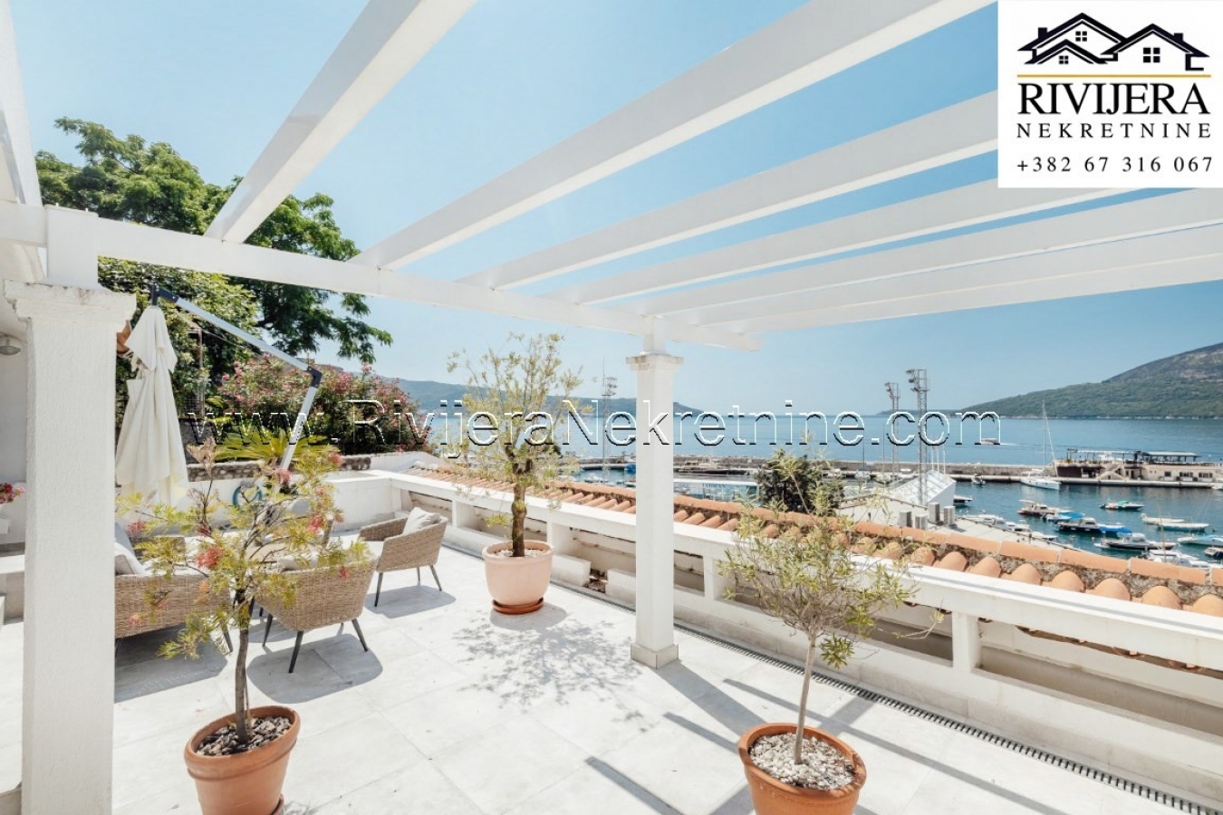 Exclusive waterfront apartment in Herceg Novi Port Skver