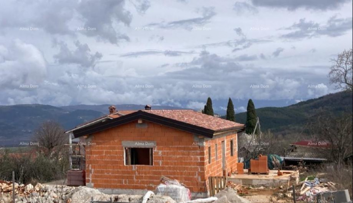 Kuća Prodaje se kuća u izgradnji, centralna Istra, u blizini Motovuna