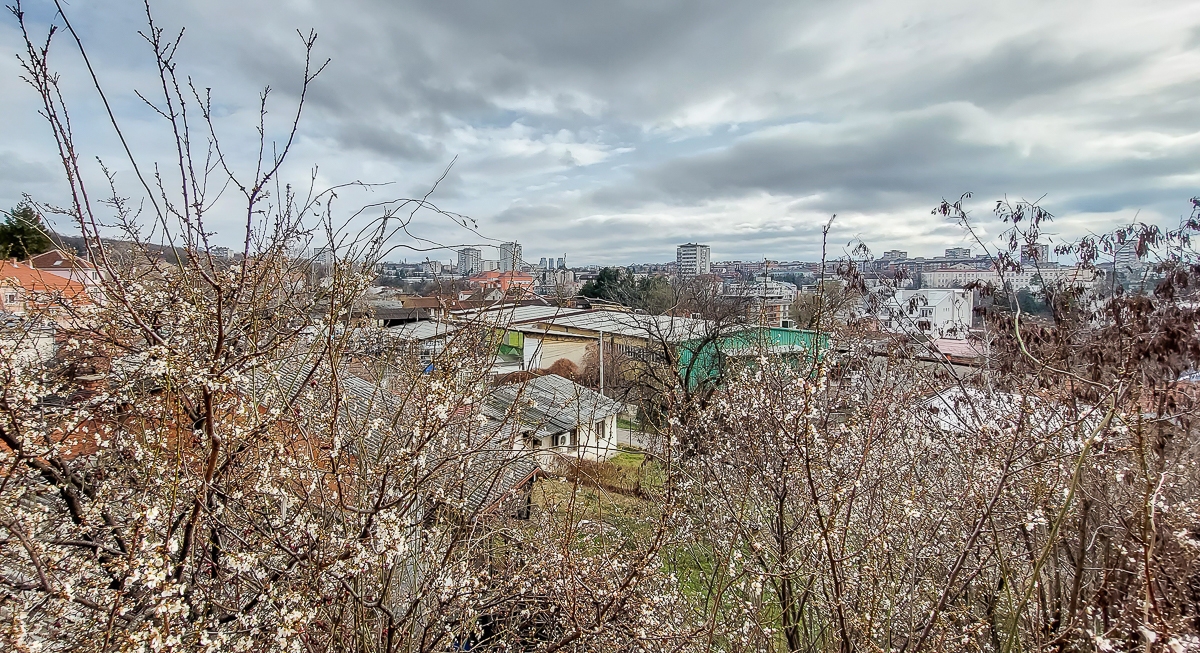 PRODAJA, DVOIPOSOBAN STAN SA GARAZOM, BULBULDER, ZVEZDARA