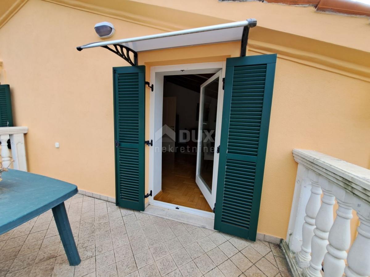 OPATIJA, VOLOSKO - Wohnung von 60 m2, zweite Reihe zum Meer mit Terrasse und Aussicht