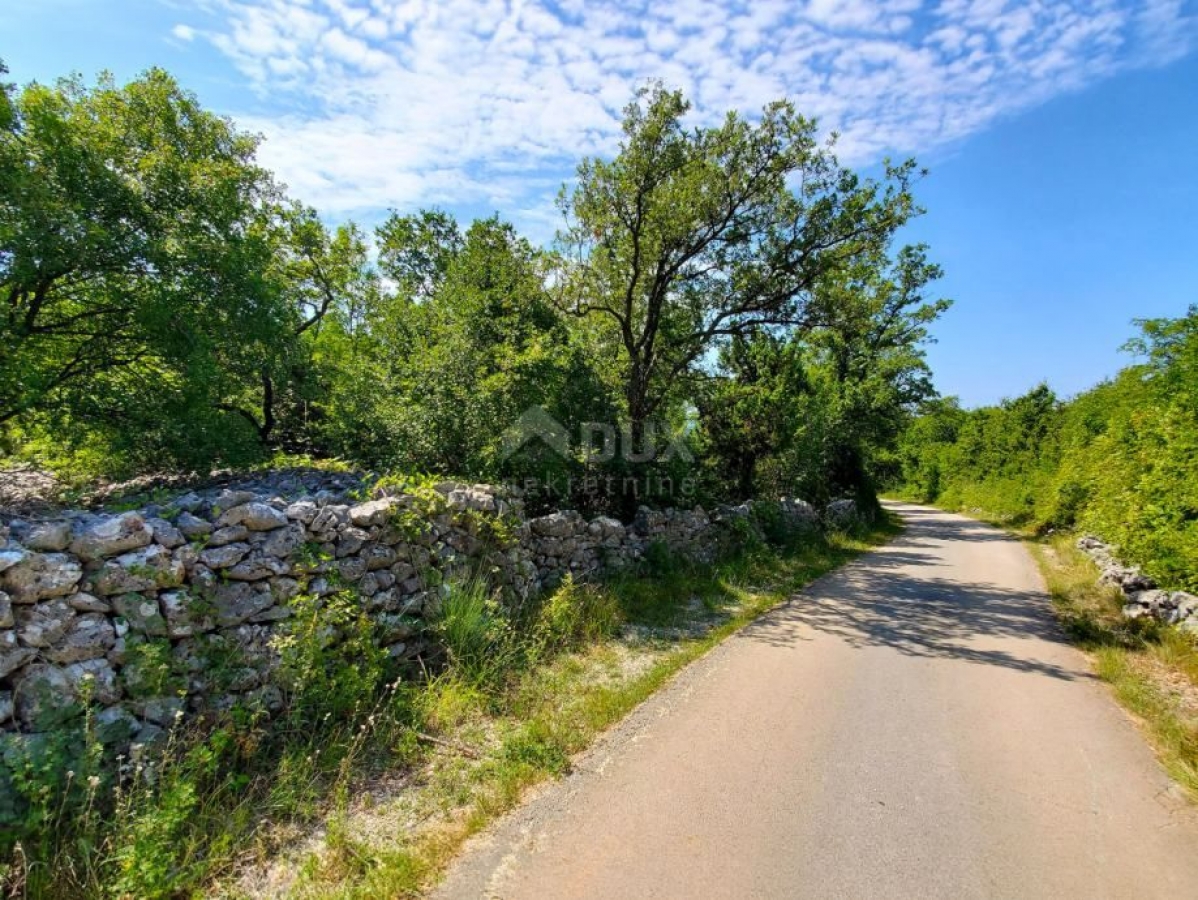 LABIN, SV. LOVREČ, VLAKOVO - građevinski teren 8600m2 za hotel /boutique hotel/ obiteljsku kuću/ vil