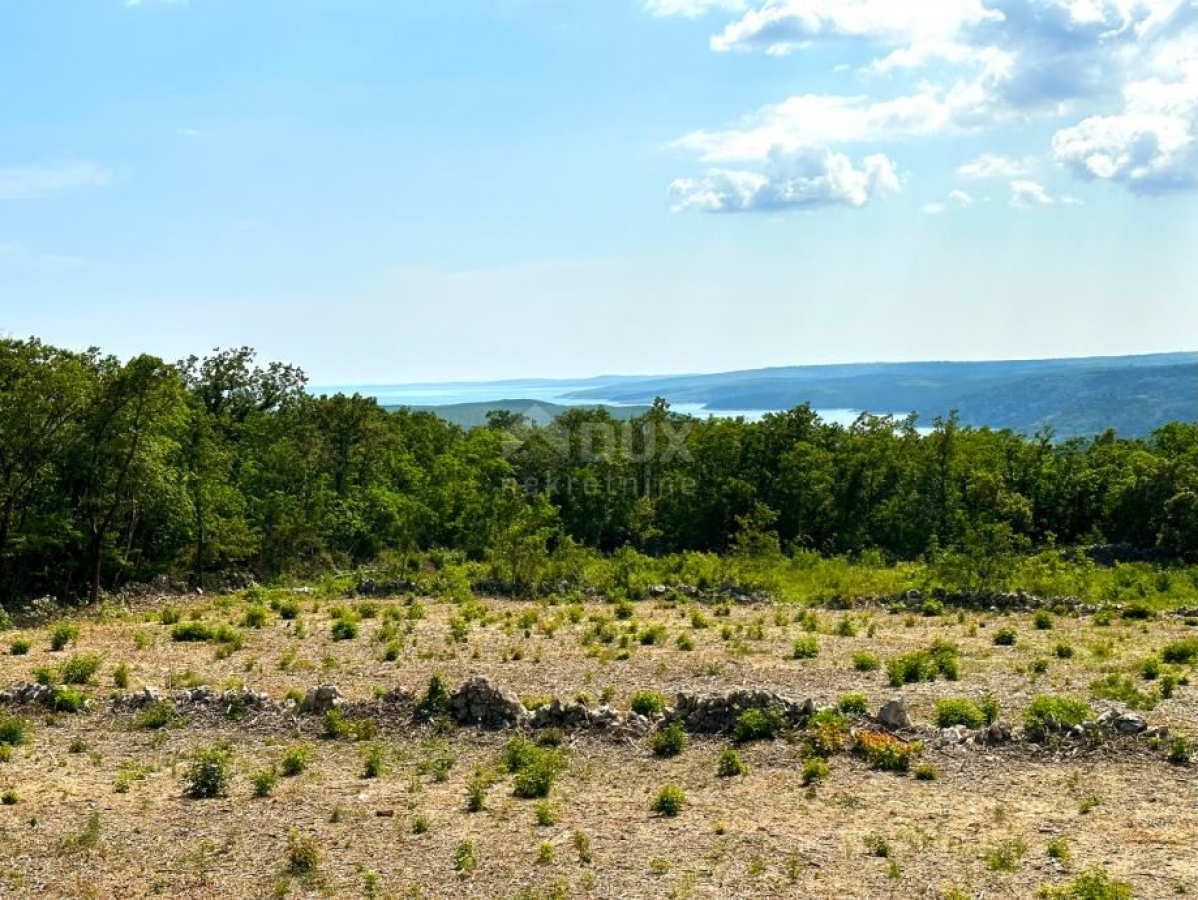 LABIN, SV. LOVREČ, VLAKOVO - građevinski teren 8600m2 za hotel /boutique hotel/ obiteljsku kuću/ vil