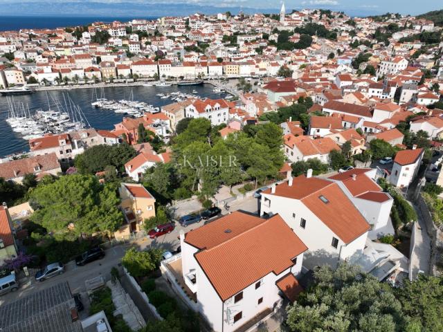 Mali Lošinj - predivni apartman 100 m2 u centru grada