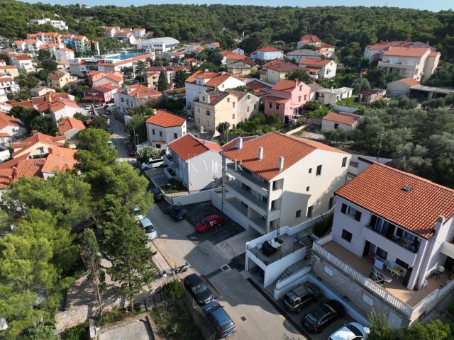 Mali Lošinj - predivni apartman 100 m2 u centru grada