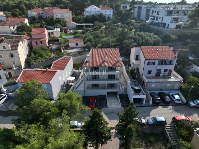 Mali Lošinj - predivni apartman 100 m2 u centru grada