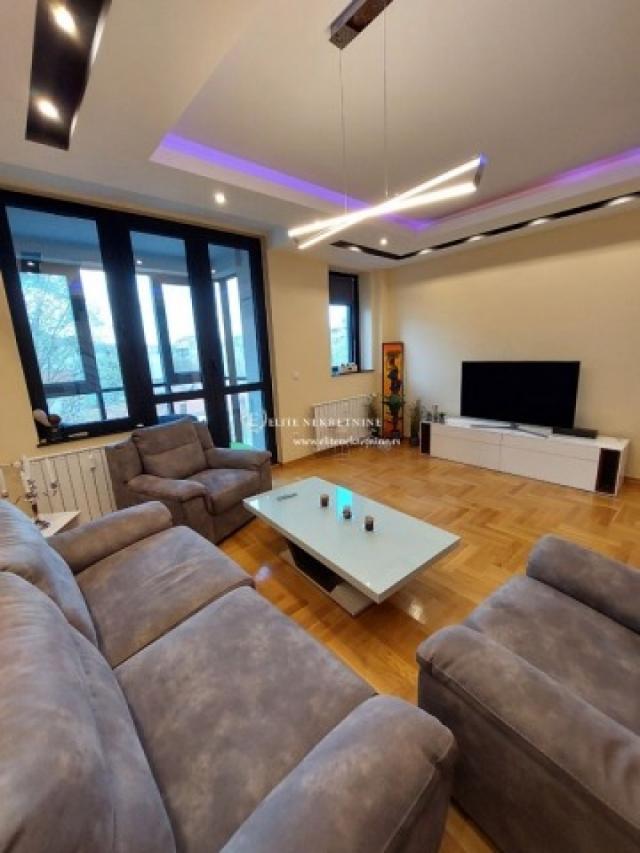 Izdavanje stanova Beograd Vracar-Trosoban duplex penthouse, garaza