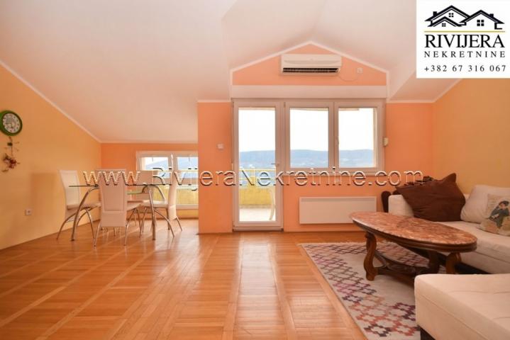 Two-bedroom apartment with a great view of the sea, Topla 2