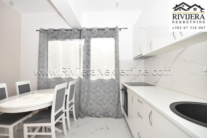 One-bedroom luxury apartment near the sea in Meljina