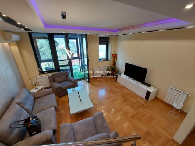 Izdavanje stanova Beograd Vracar-Trosoban duplex penthouse, garaza