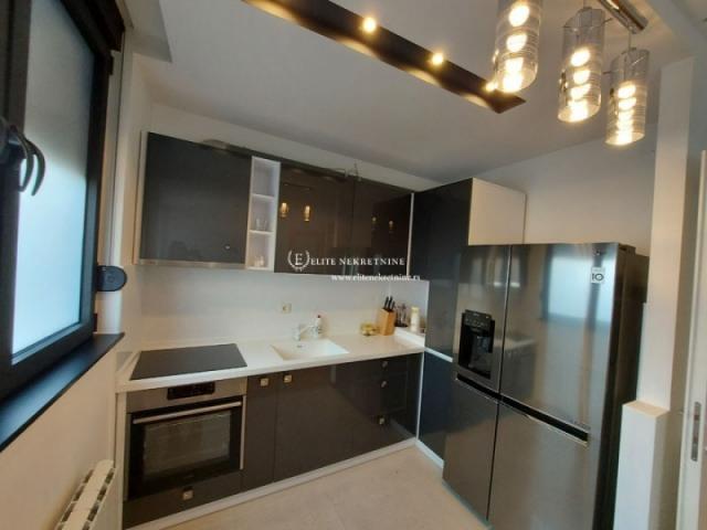 Izdavanje stanova Beograd Vracar-Trosoban duplex penthouse, garaza