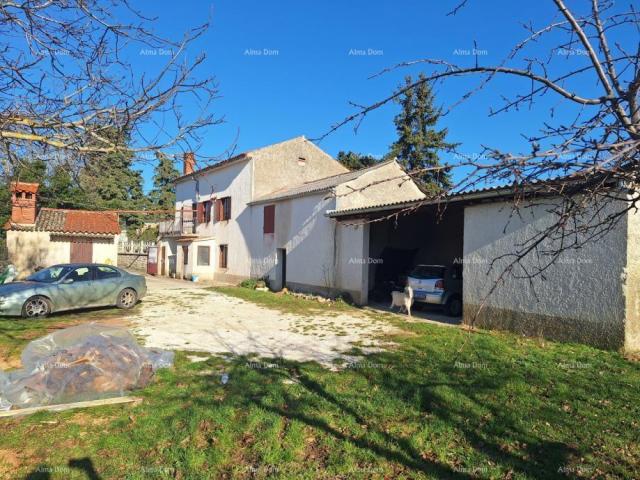 House A stone house with a barn and yard for sale, near Kanfanar!