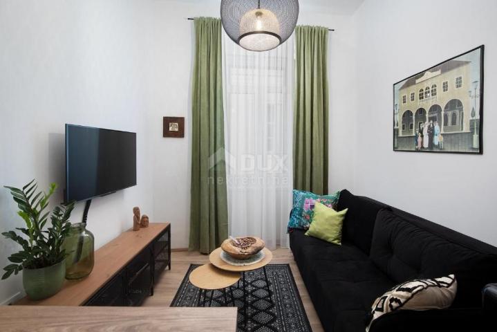 ISTRIEN, PULA, ZENTRUM – 1BR+DB Luxusapartment im Herzen der Stadt