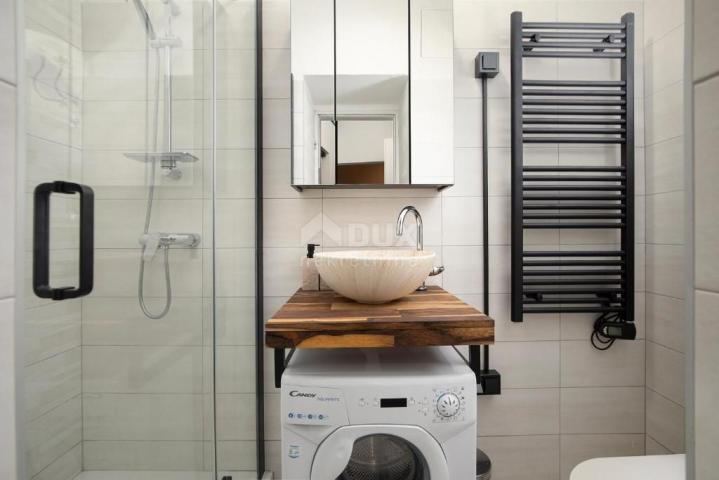 ISTRIEN, PULA, ZENTRUM – 1BR+DB Luxusapartment im Herzen der Stadt