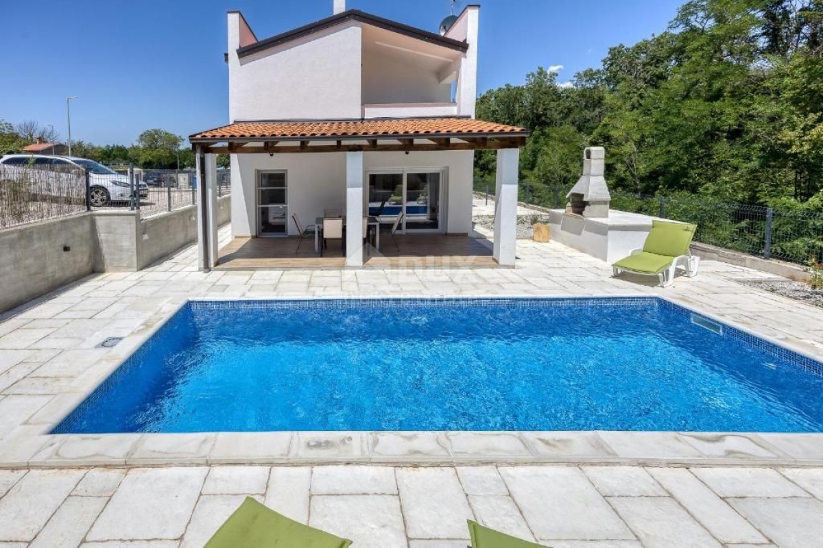 ISTRIA, TINJAN - Semi-detached villa in a quiet and attractive location