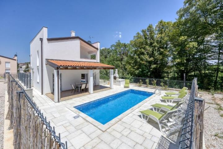 ISTRIA, TINJAN - Semi-detached villa in a quiet and attractive location