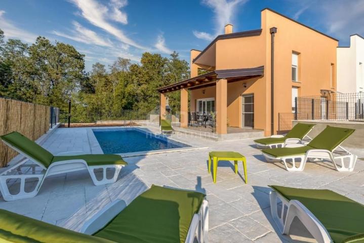 ISTRIA, TINJAN - Semi-detached villa in a quiet and attractive location