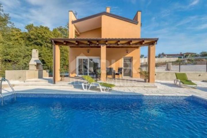 ISTRIA, TINJAN - Semi-detached villa in a quiet and attractive location