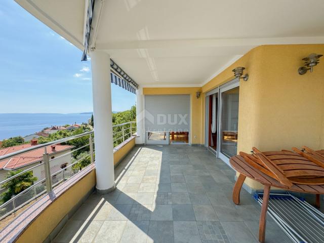 OPATIJA, CENTER - larger apartment in a fine building with a view of the entire Kvarner Bay