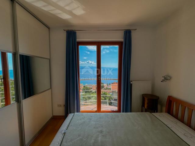 OPATIJA, CENTER - larger apartment in a fine building with a view of the entire Kvarner Bay