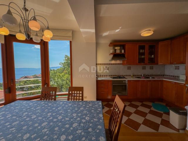 OPATIJA, CENTER - larger apartment in a fine building with a view of the entire Kvarner Bay