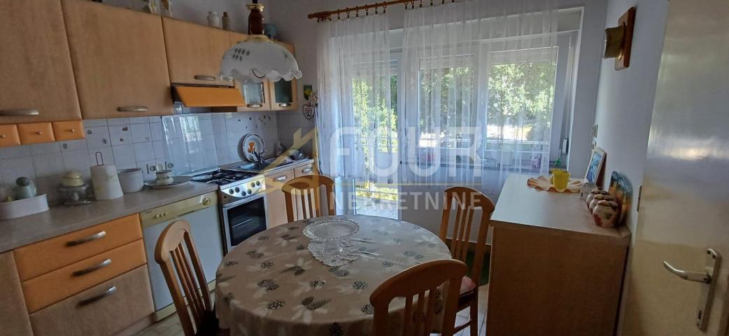 Flat Centar, Pula, 65,69m2