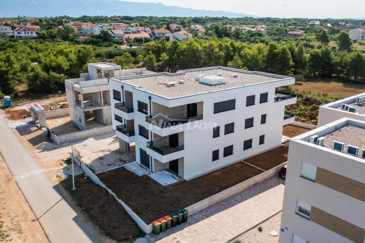 DVOSOBAN APARTMAN PRIVLAKA - PRIZEMLJE - 200M OD MORA - LIFT