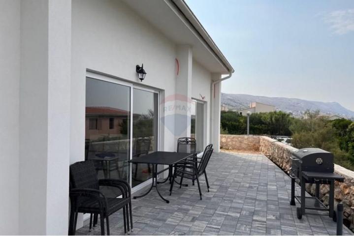 Pag, prizemlje+potkrovlje, 60m2, parking, vrt, pogled,  blizina plaže