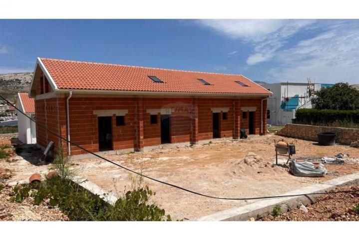 Pag, prizemlje+potkrovlje, 60m2, parking, vrt, pogled,  blizina plaže