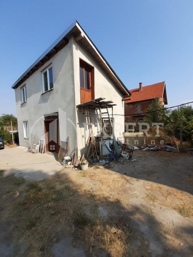 Na prodaju kuća, selo Batušinac, opština Merošina 139m2, plac 1129m2