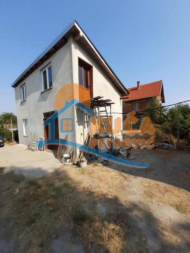 Na prodaju kuća, selo Batušinac, opština Merošina 139m2, plac 1129m2