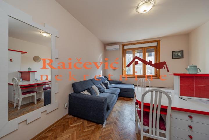 STARI GRAD DORCOL 46m2 , 163000e