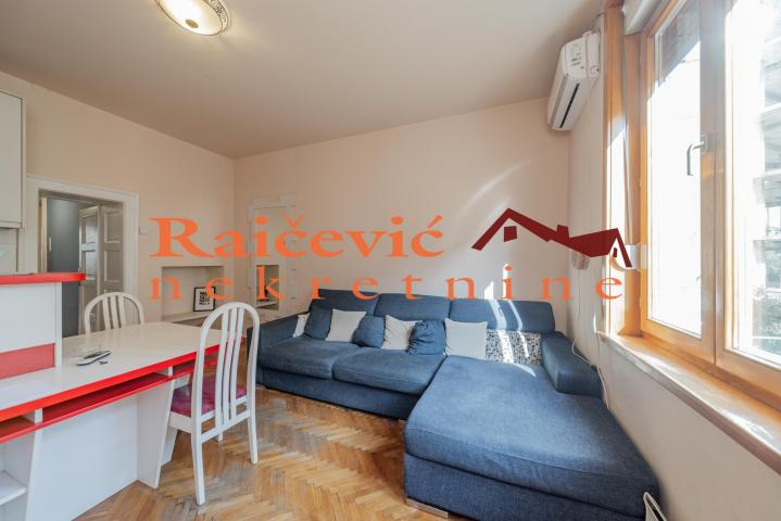 STARI GRAD DORCOL 46m2 , 163000e