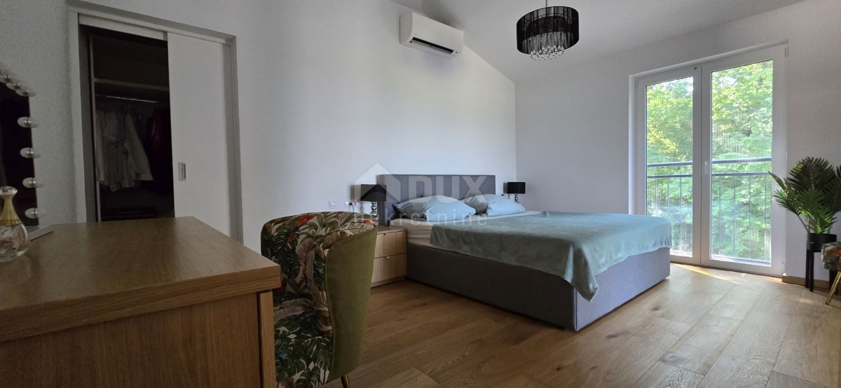 ISTRA, ROVINJ - Novoizgrađena vila s bazenom i dodatnim apartmanom, rub naselja