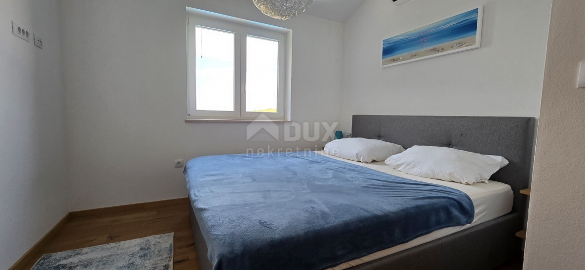 ISTRA, ROVINJ - Novoizgrađena vila s bazenom i dodatnim apartmanom, rub naselja