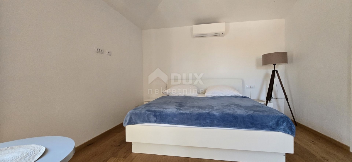 ISTRA, ROVINJ - Novoizgrađena vila s bazenom i dodatnim apartmanom, rub naselja