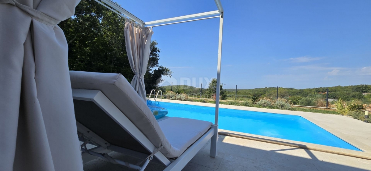 ISTRIEN, ROVINJ – Neu gebaute Villa mit Swimmingpool und zusätzlicher Wohnung, am Rande des Dorfes