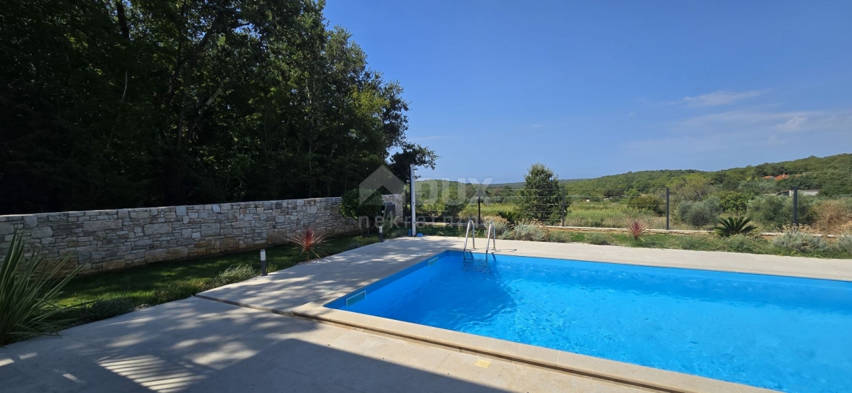 ISTRIEN, ROVINJ – Neu gebaute Villa mit Swimmingpool und zusätzlicher Wohnung, am Rande des Dorfes