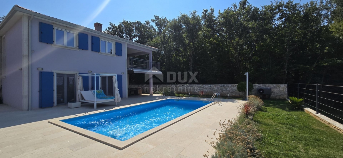 ISTRIEN, ROVINJ – Neu gebaute Villa mit Swimmingpool und zusätzlicher Wohnung, am Rande des Dorfes