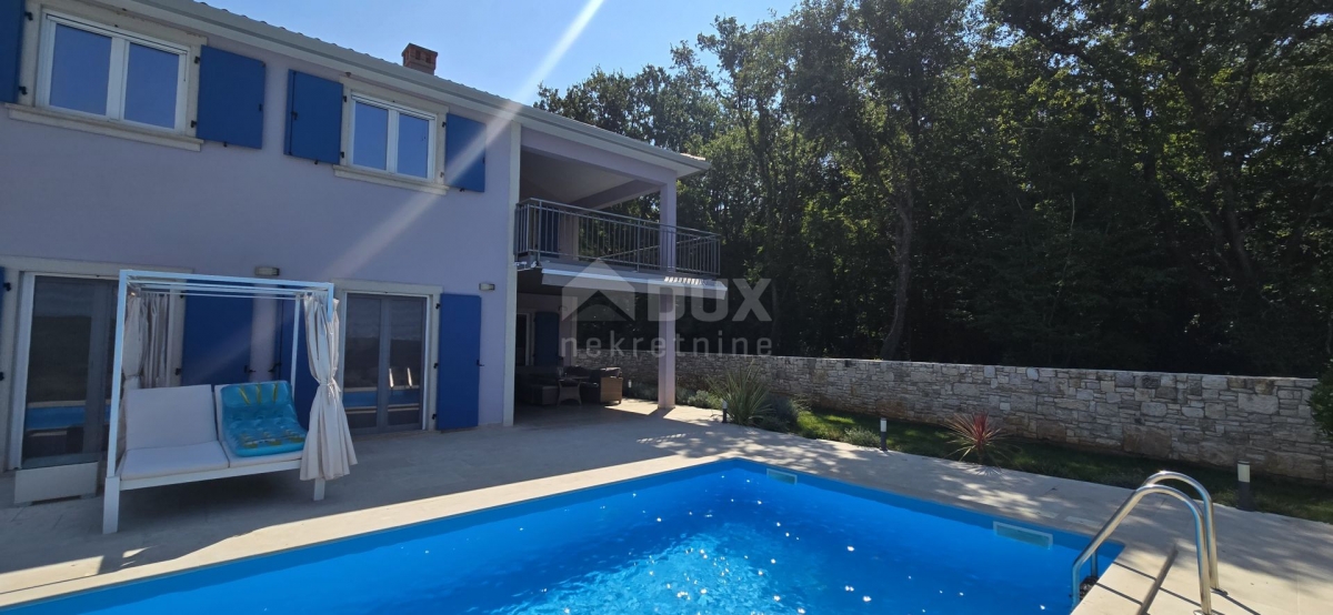 ISTRIEN, ROVINJ – Neu gebaute Villa mit Swimmingpool und zusätzlicher Wohnung, am Rande des Dorfes