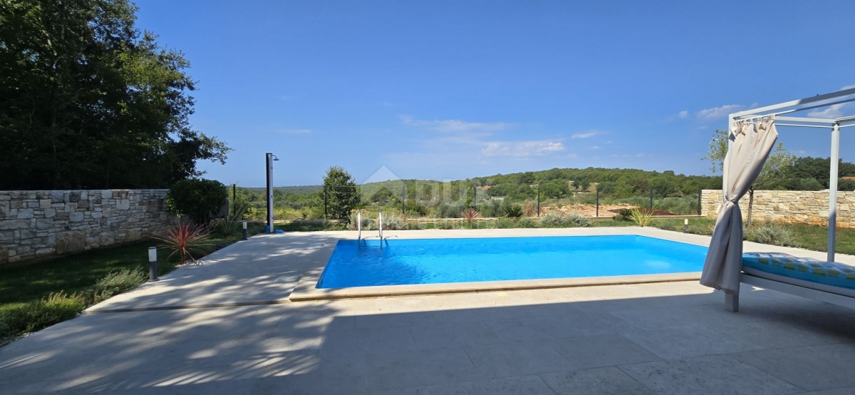 ISTRIA, ROVINJ - Newly built villa with swimming pool and additional apartment, on the edge of the v